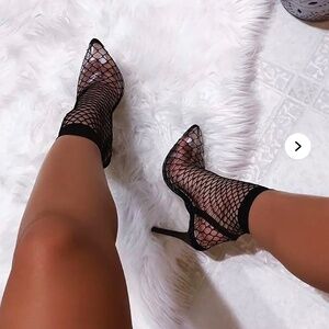 Highly Classified Pump - Black/Black